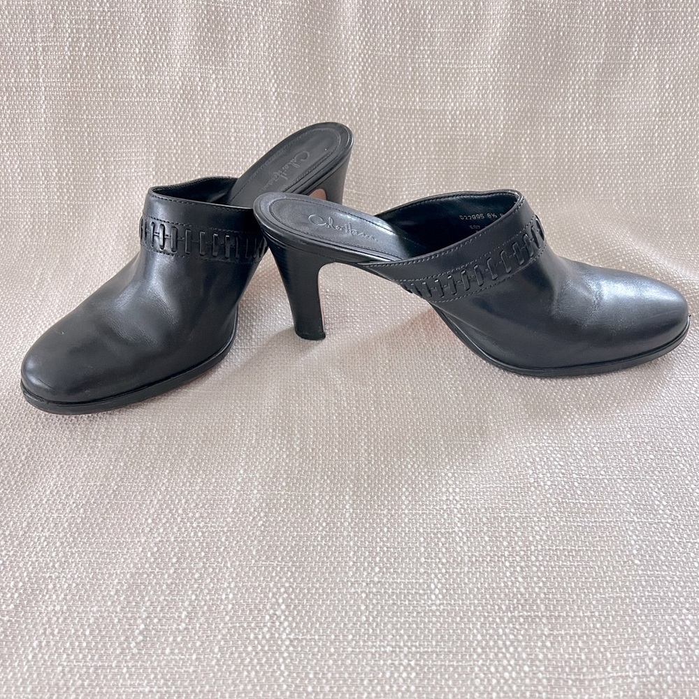 V I N T A G E  Cole Haan Black Mules with Medium Heel and Almond Toe